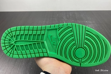 DC0774- Jordan Cozy Low 1232 Air 1 146 0729